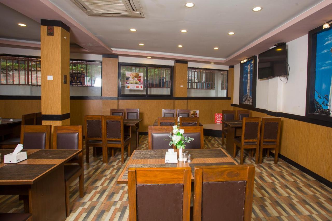 Oyo 104 Hotel Baltic Inn Kathmandu Exterior photo