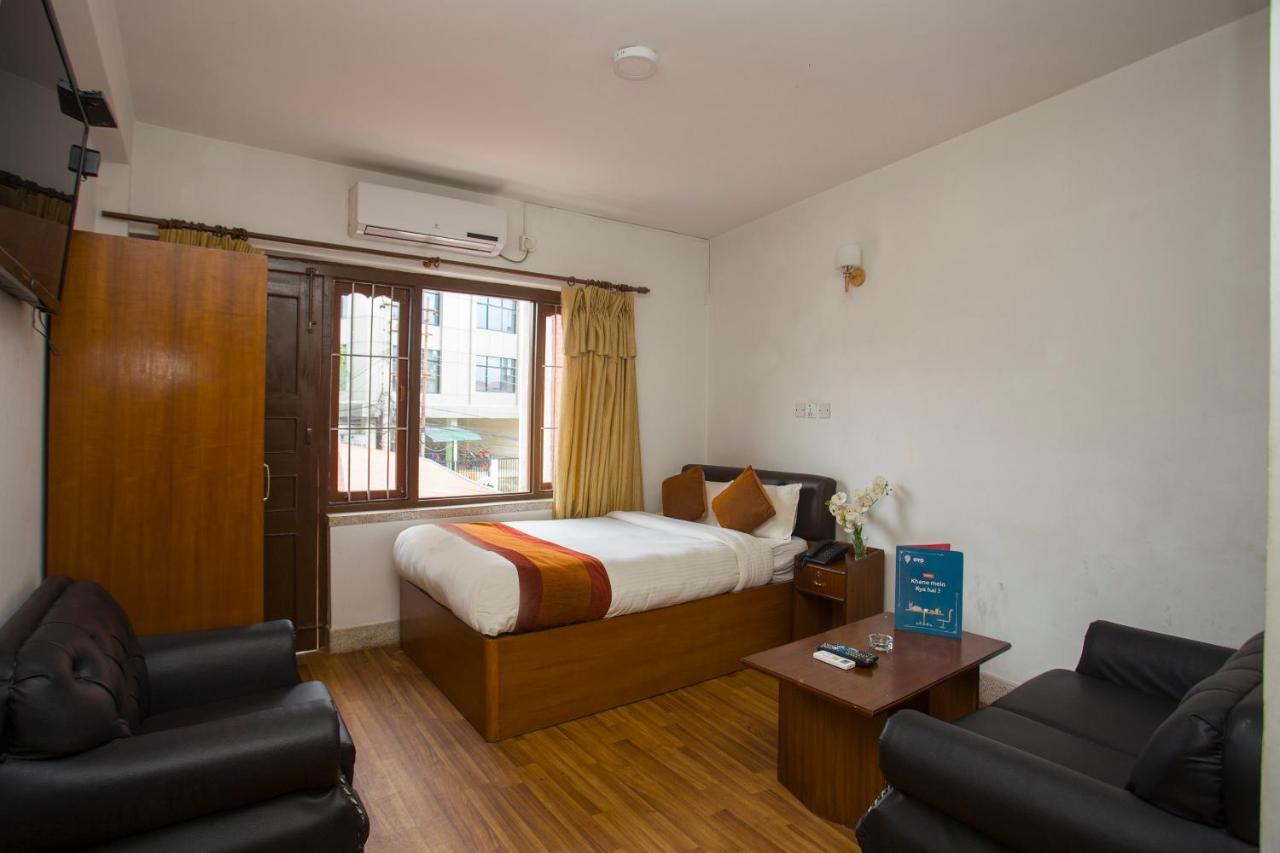 Oyo 104 Hotel Baltic Inn Kathmandu Exterior photo
