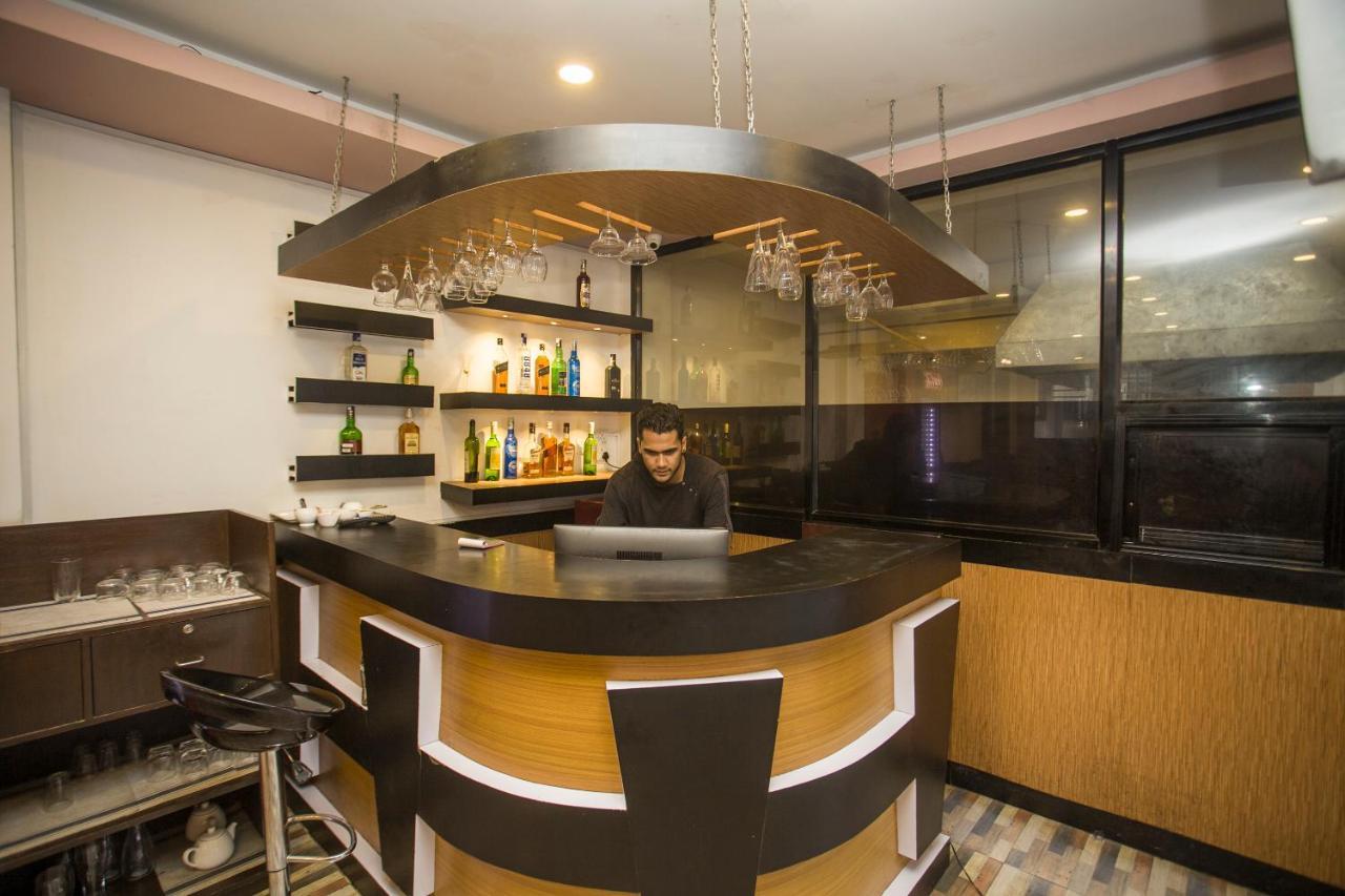 Oyo 104 Hotel Baltic Inn Kathmandu Exterior photo